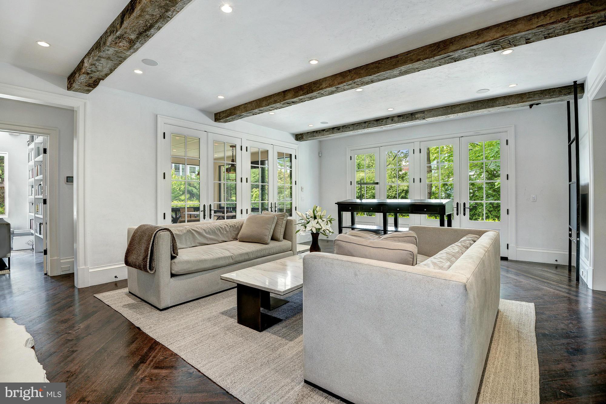 CLEVELAND PARK - Residential
