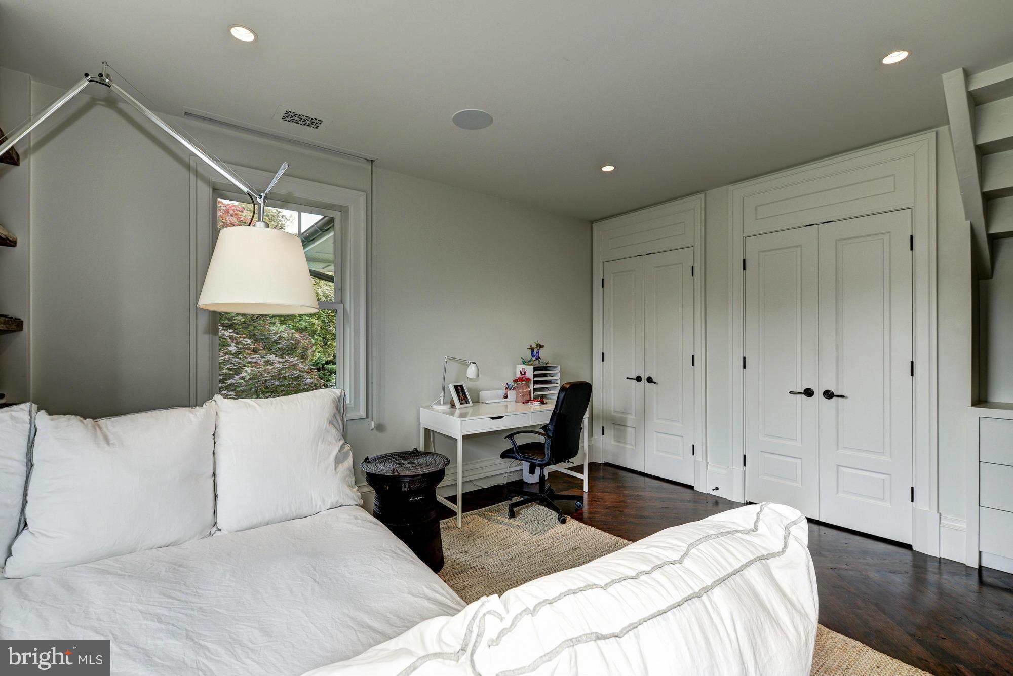 CLEVELAND PARK - Residential