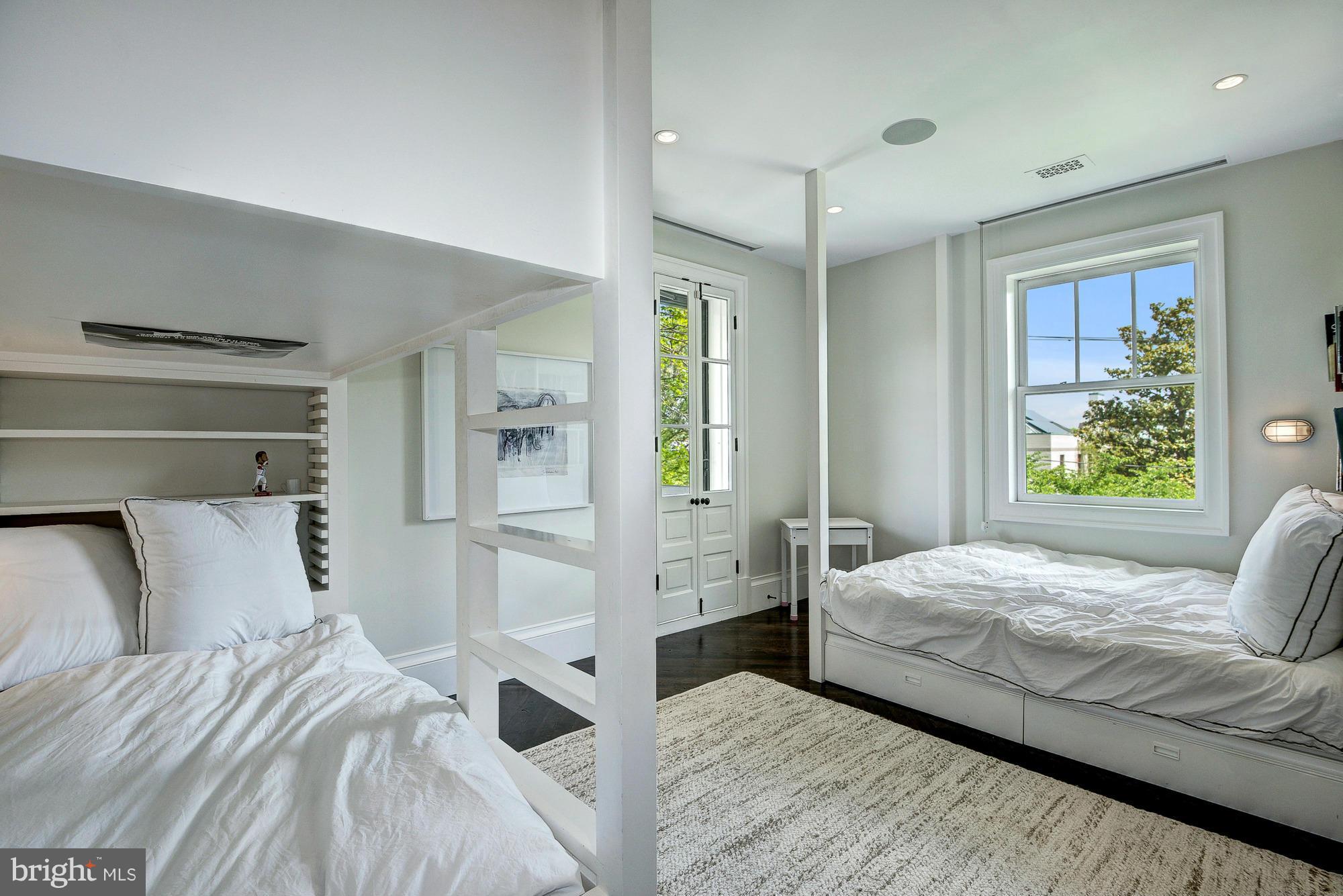 CLEVELAND PARK - Residential