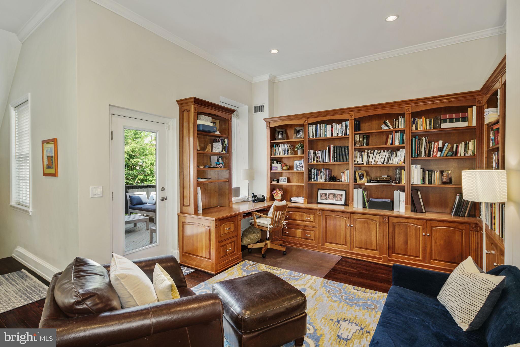 SOCIETY HILL - Residential