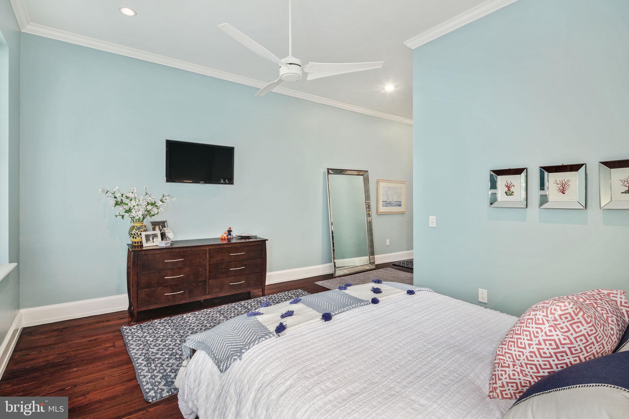 SOCIETY HILL - Residential