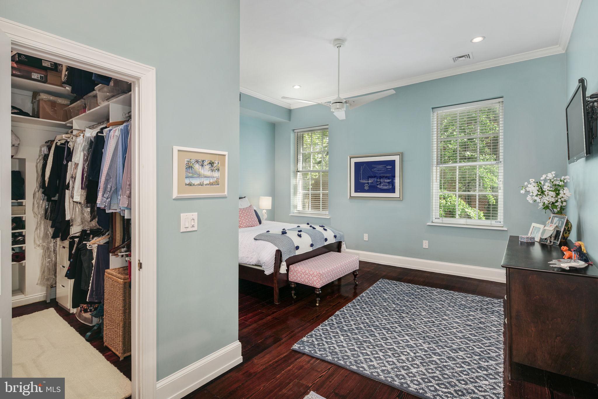 SOCIETY HILL - Residential