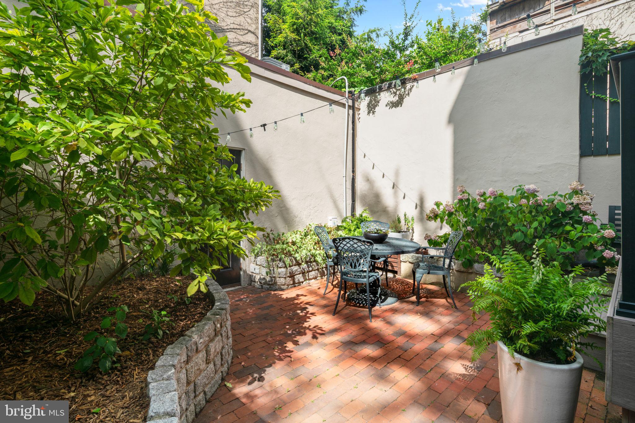 SOCIETY HILL - Residential