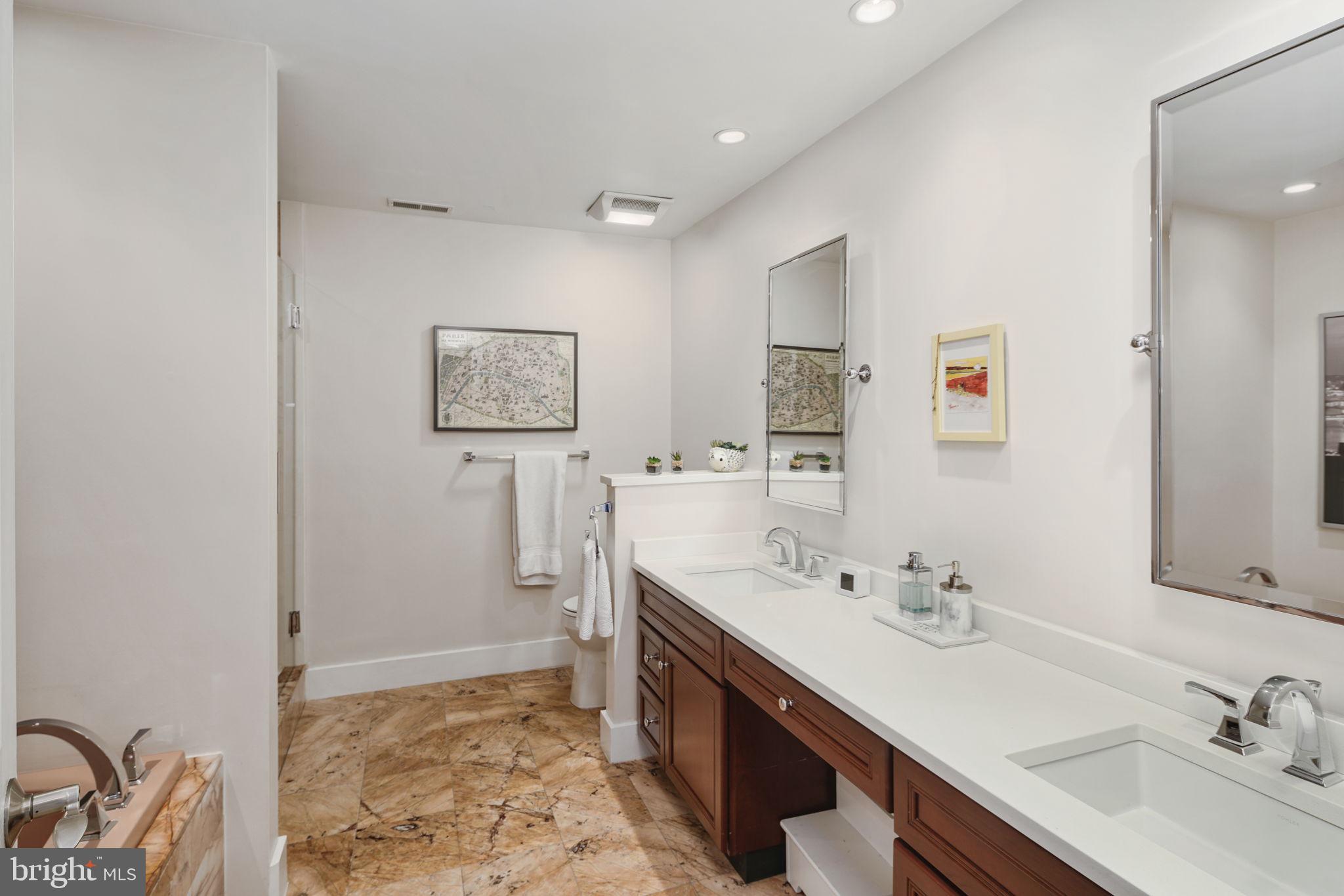 SOCIETY HILL - Residential