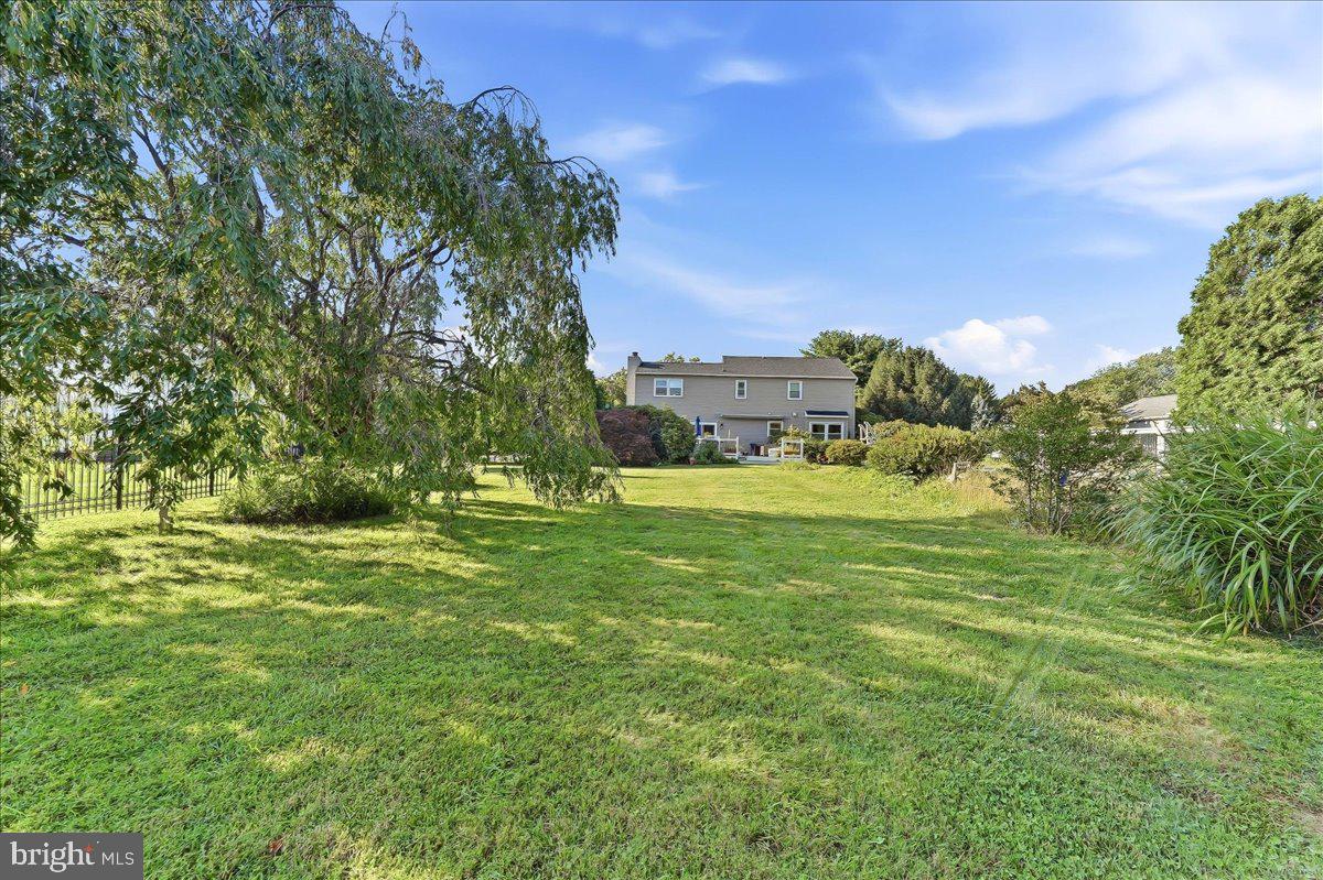 1227 VICTORIA LANE