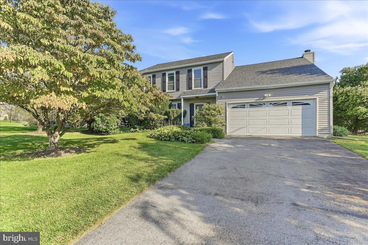1227 VICTORIA LANE