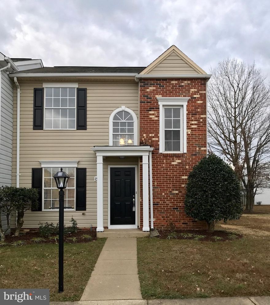DON'T MISS OUT ON THIS BEAUTIFULLY RENOVATED END UNIT TOWNHOME. CLOSE TO I-95 RESTAURANTS, AND SHOPPING. ALL NEW FLOORING, BACKSPLASH, AND PAINT THROUGHOUT. AMENITIES INCLUDE A COMMUNITY POOL AND PLAYGROUND. NO PETS. NO SMOKING.