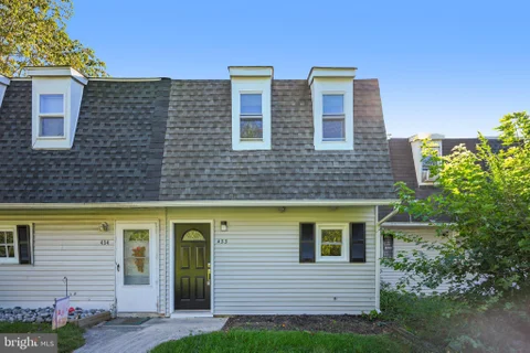 MLS: NJCD2126532