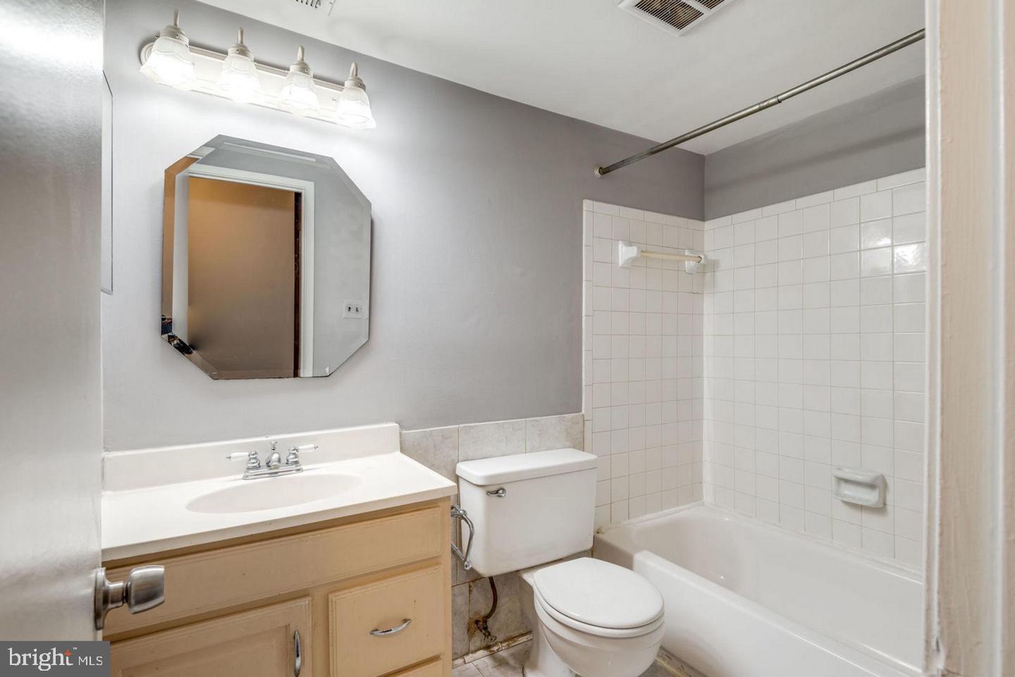 JEFFERSON MEWS - Residential