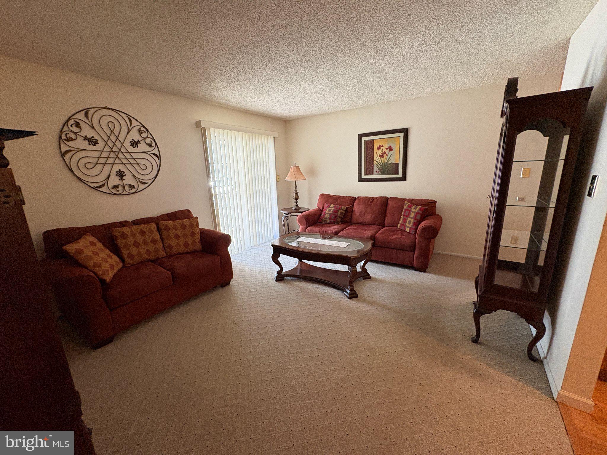 32 VERSAILLES COURT