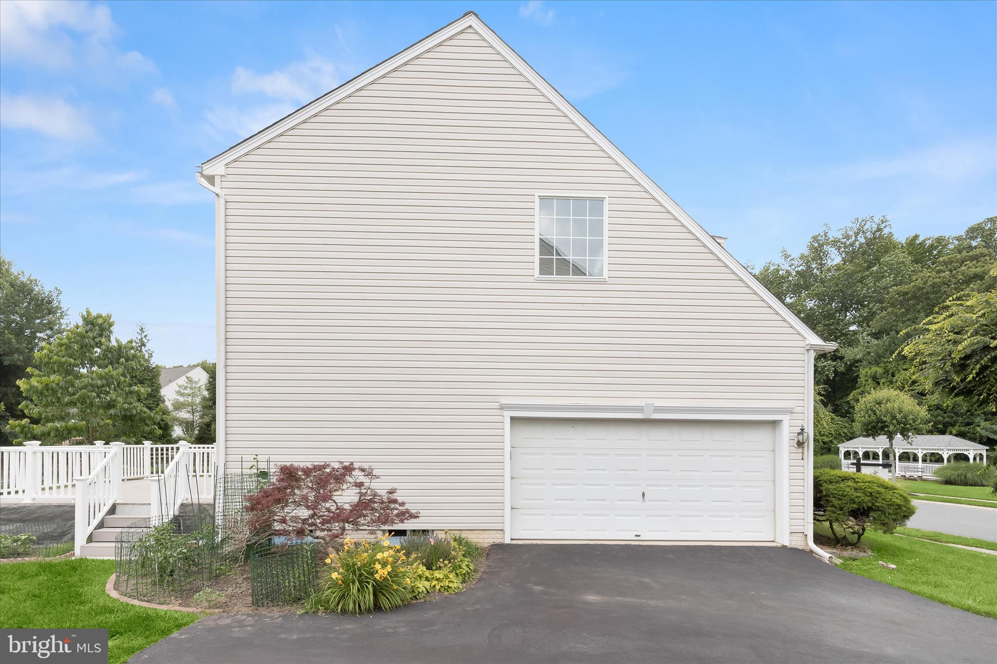8823 BAILEYS COURT