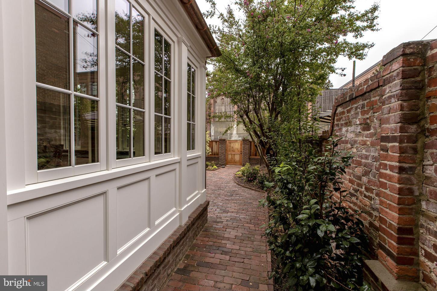 GEORGETOWN - Residential
