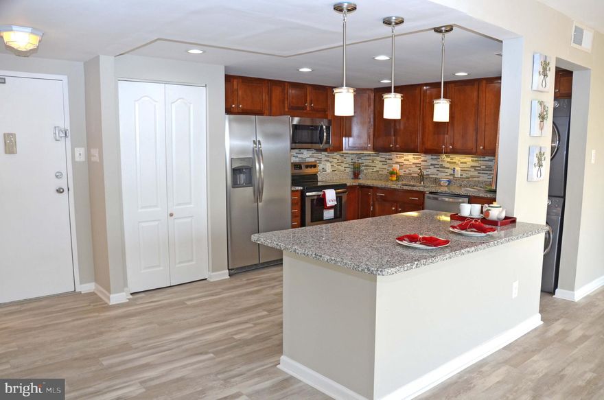 Beautifully renovated 2 bedroom condo with new hardwood floors though out the unit. New Stainless
Steel appliances, new washer & dryer, kitchen island. Updated bathrooms. All utilities included in rent (except cable TV/Internet). The Olympus is close to I-395, Old Town Alexandria, The Pentagon, Crystal City, DC and Springfield. The Van Dorn Metro is a little over a mile away, there is a bus stop right out front that can take you there. Amenities include an outside pool, tennis courts, basketball court, exercise room, assigned underground parking space very close to elevators, party room and 24/7 front desk staff, extra storage in basement. Rent-Spree online rental application available, please check with your agent for access.