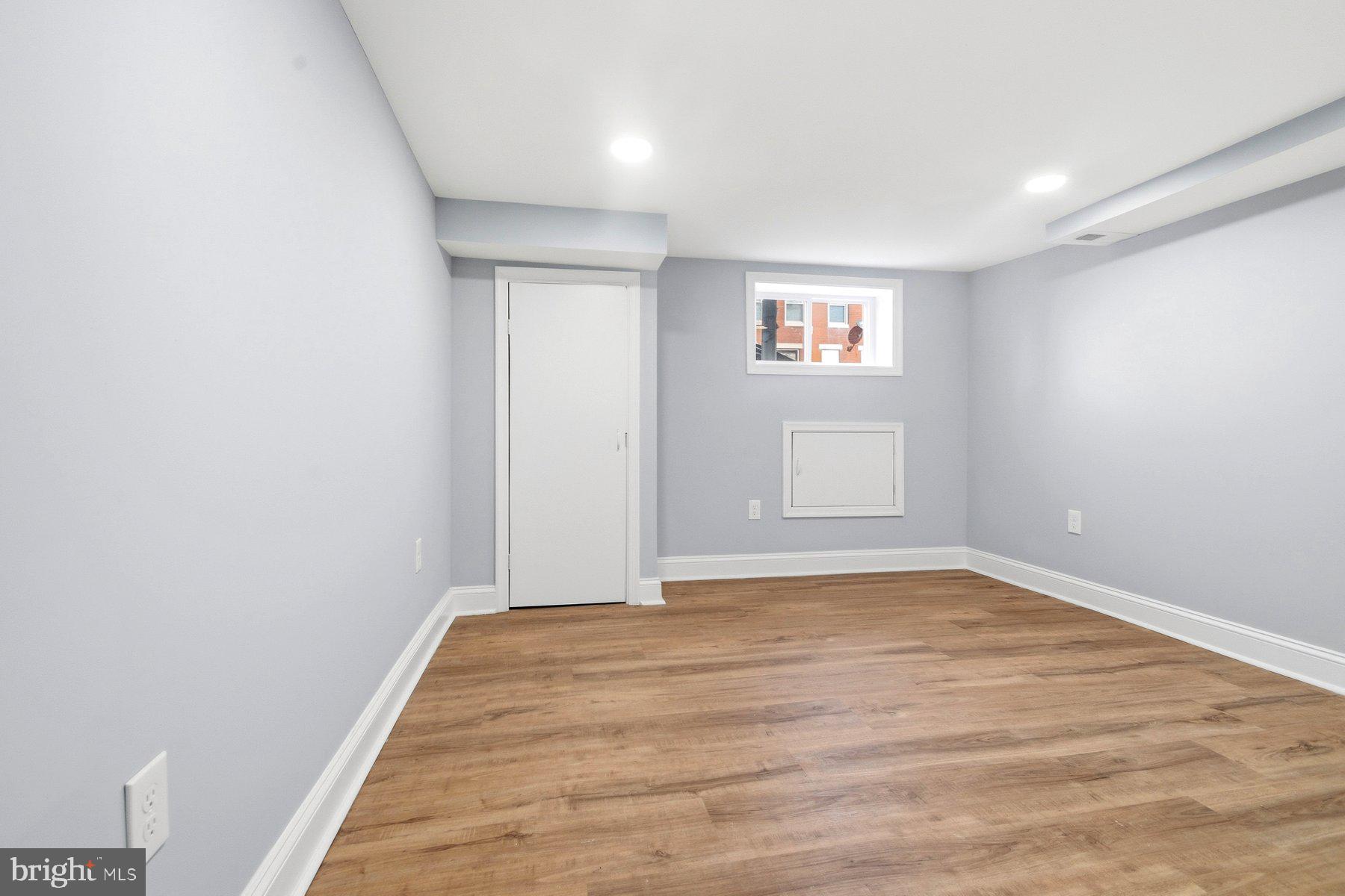 EAST BALTIMORE MIDWAY - Residential