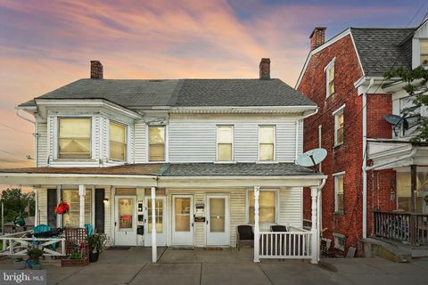 533 W BROADWAY RED LION PA 17356