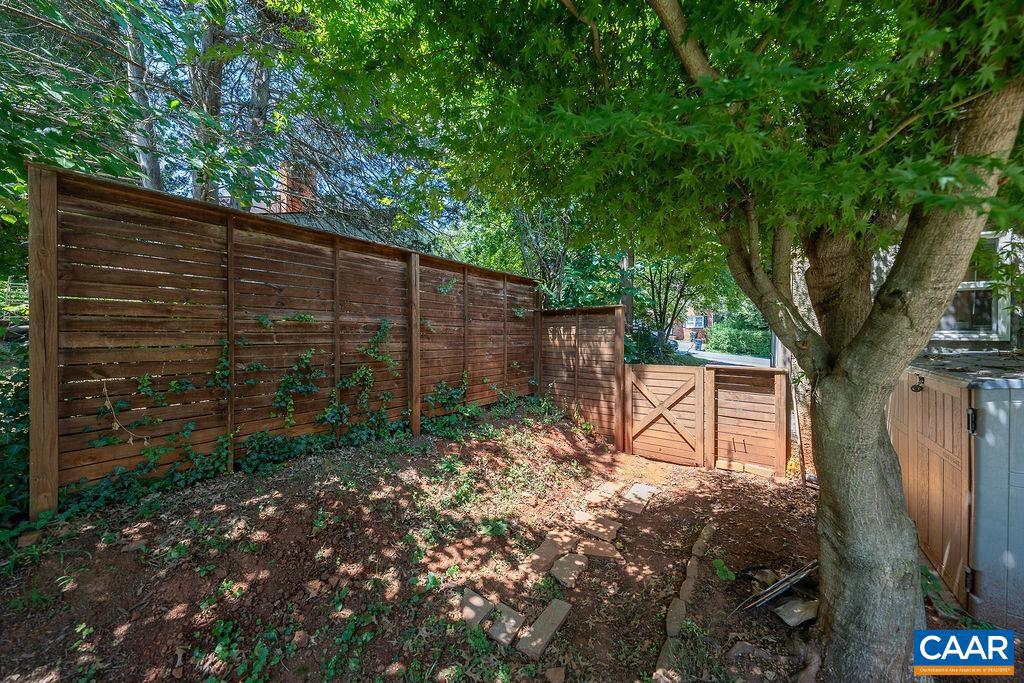 BELMONT - Residential