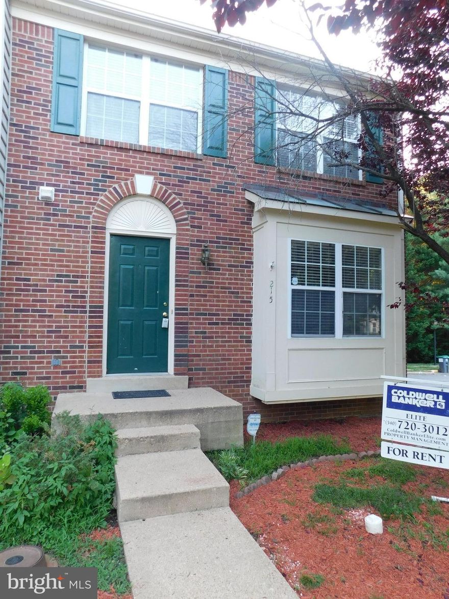 END UNIT TH in Park Ridge-convenient to schools, shopping, restaurants. Brand new flooring though out home. Bay-window, crown molding, walk out deck off living area, patio thru basement, fenced in backyard, huge unfinished basement, spacious M Bedroom. Elementary School and Library w/i walking distance. Owner will accept Sec 8