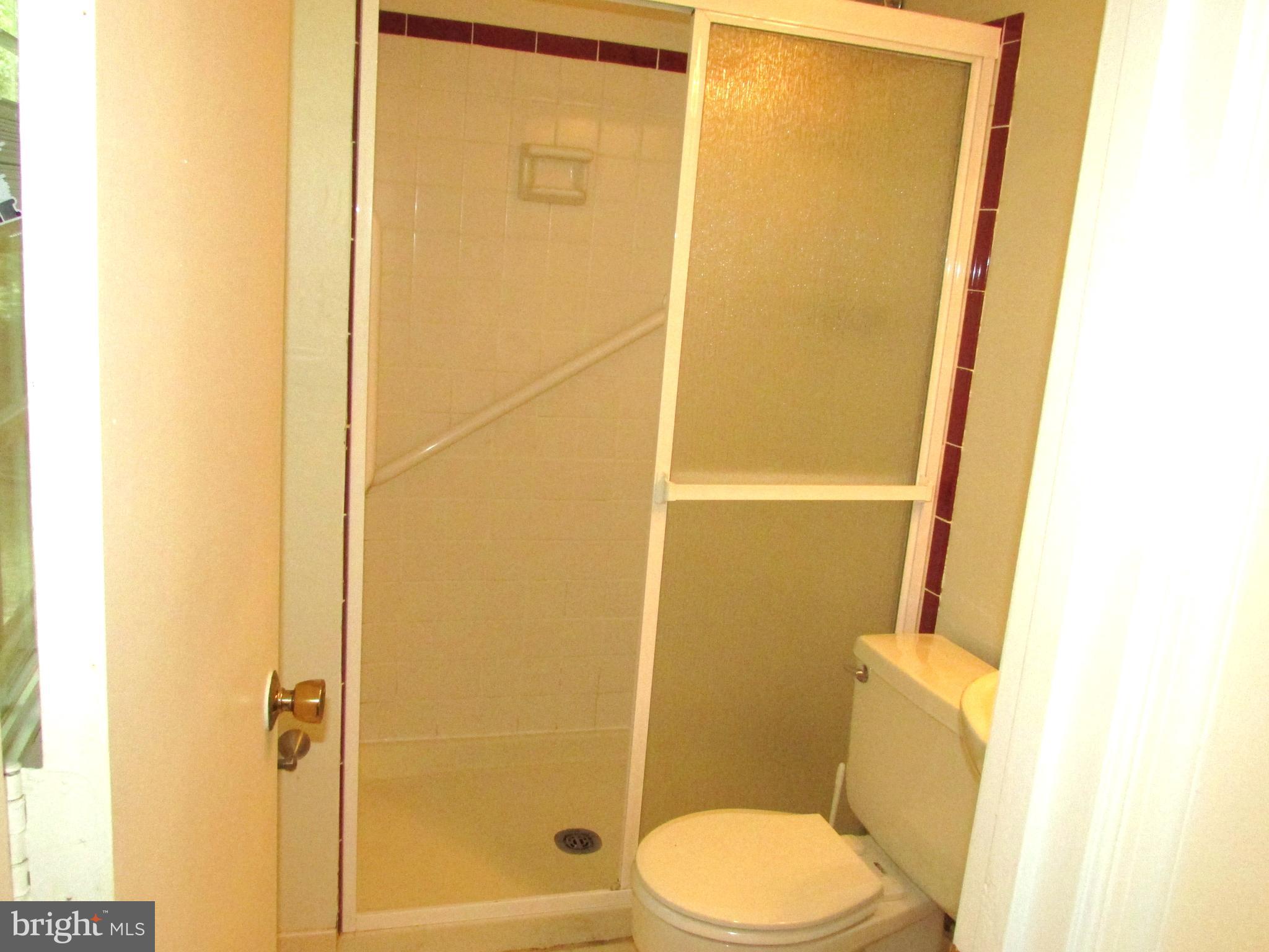 CHAPEL GLEN - Residential Lease