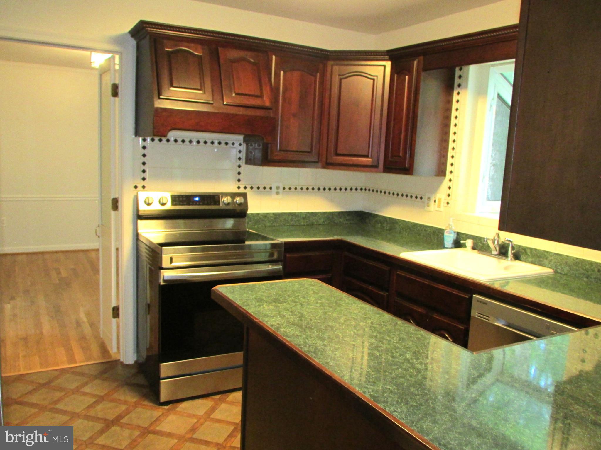 CHAPEL GLEN - Residential Lease