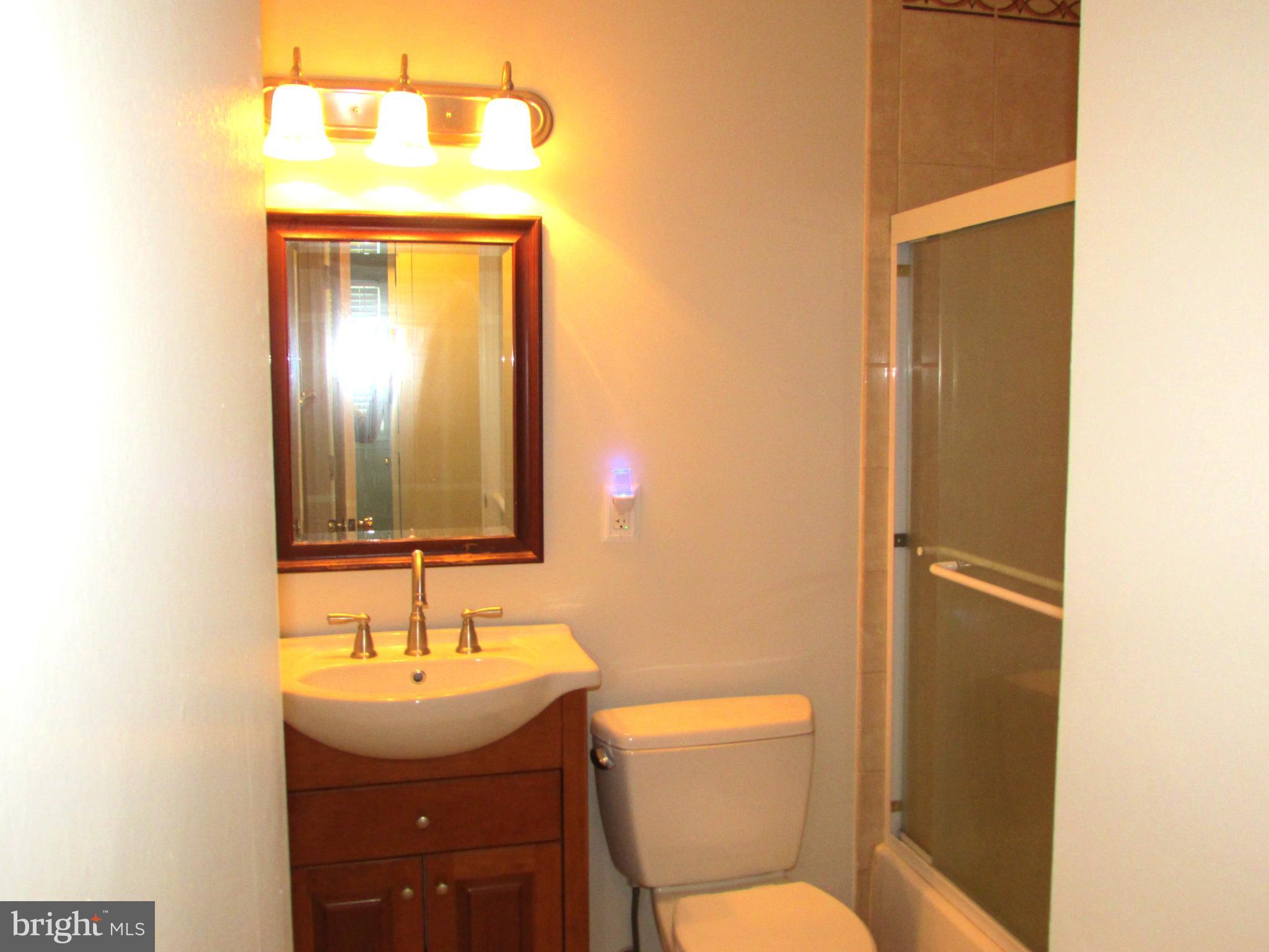 CHAPEL GLEN - Residential Lease