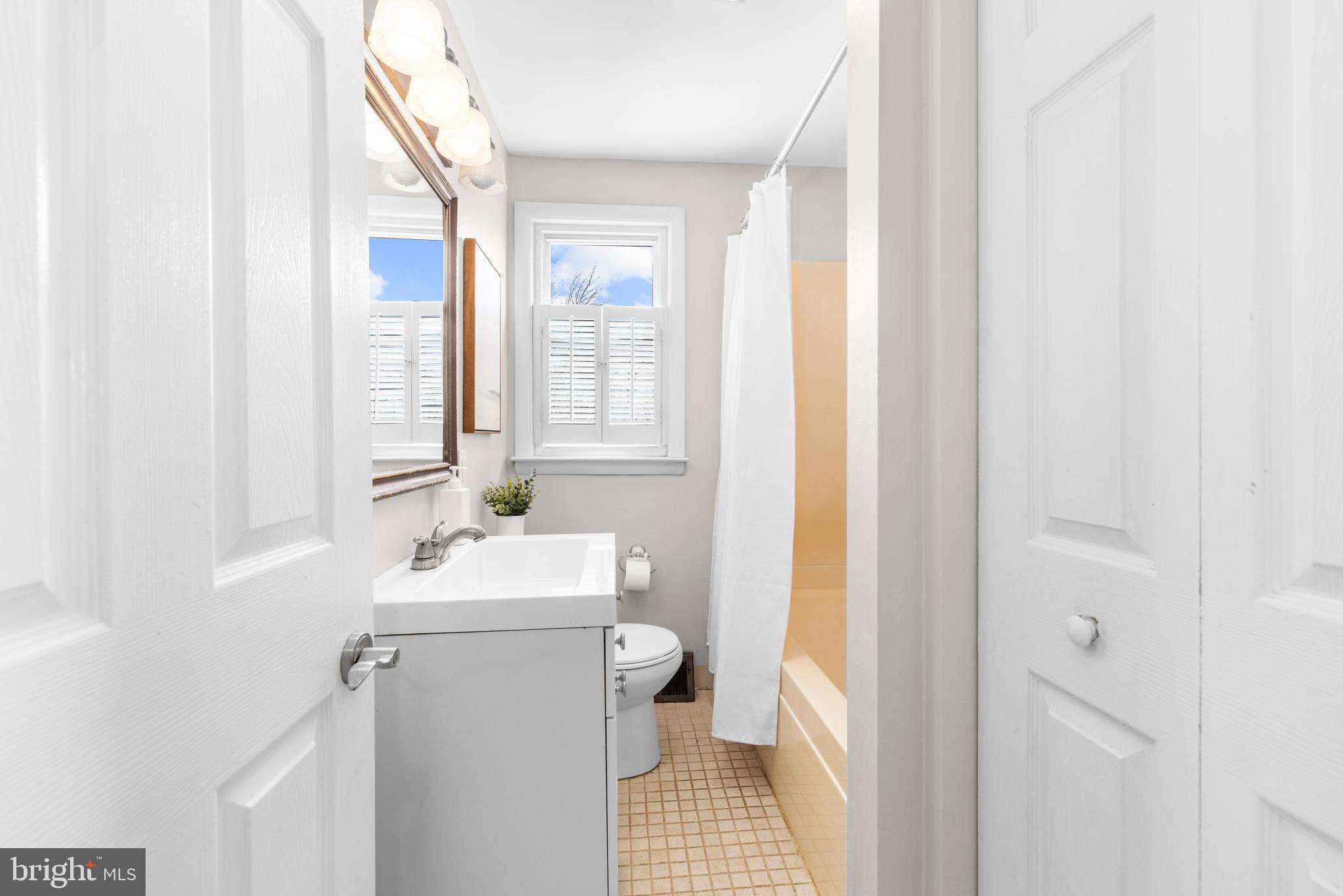 PERRY HALL - Residential