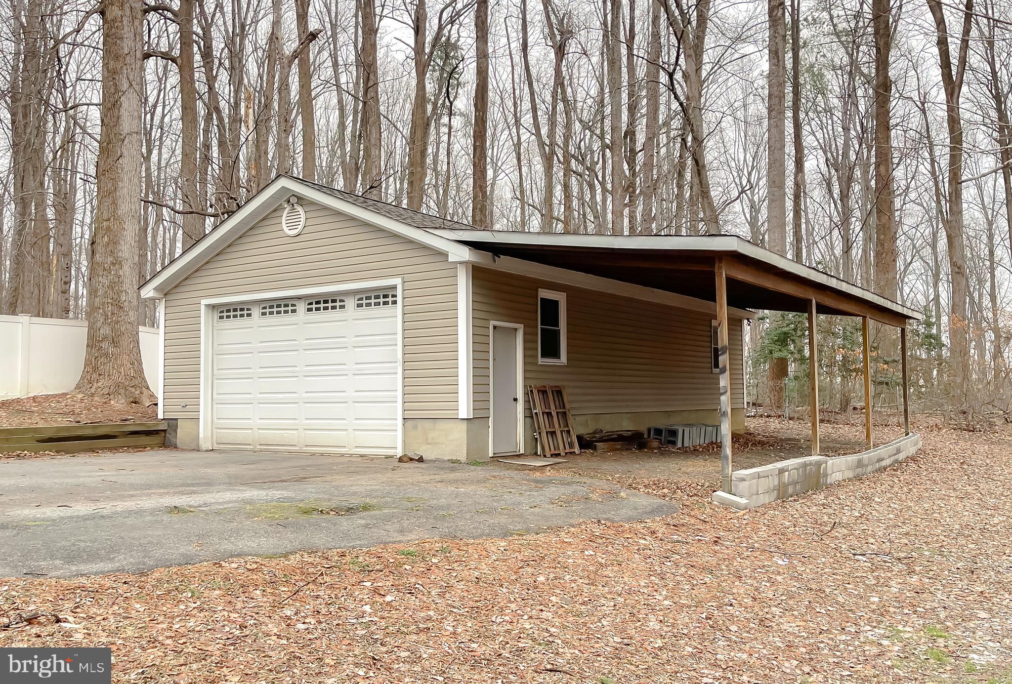 GOLDEN BEACH - Residential Lease