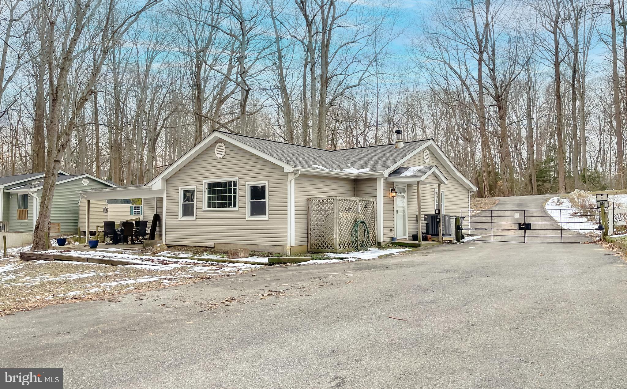 GOLDEN BEACH - Residential Lease