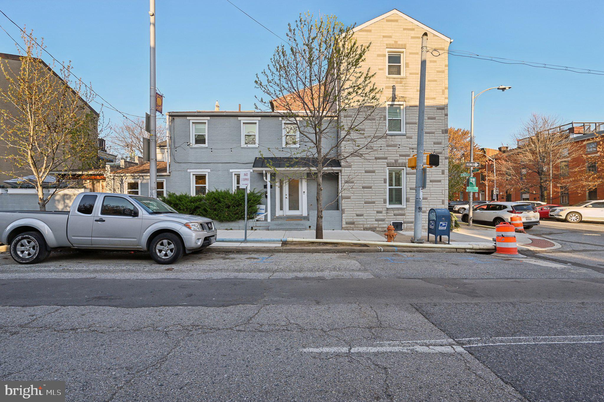 1900 BANK STREET
