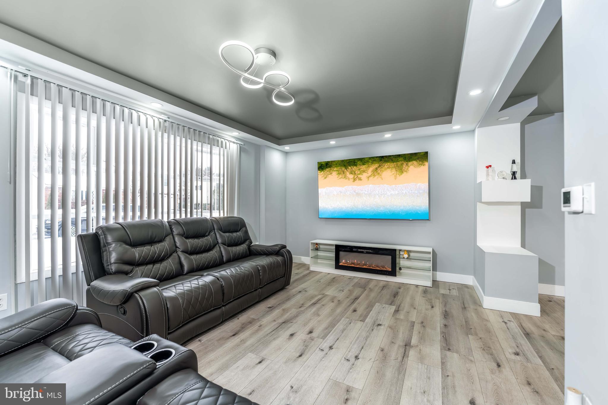 MT ALLEN HEIGHTS - Residential
