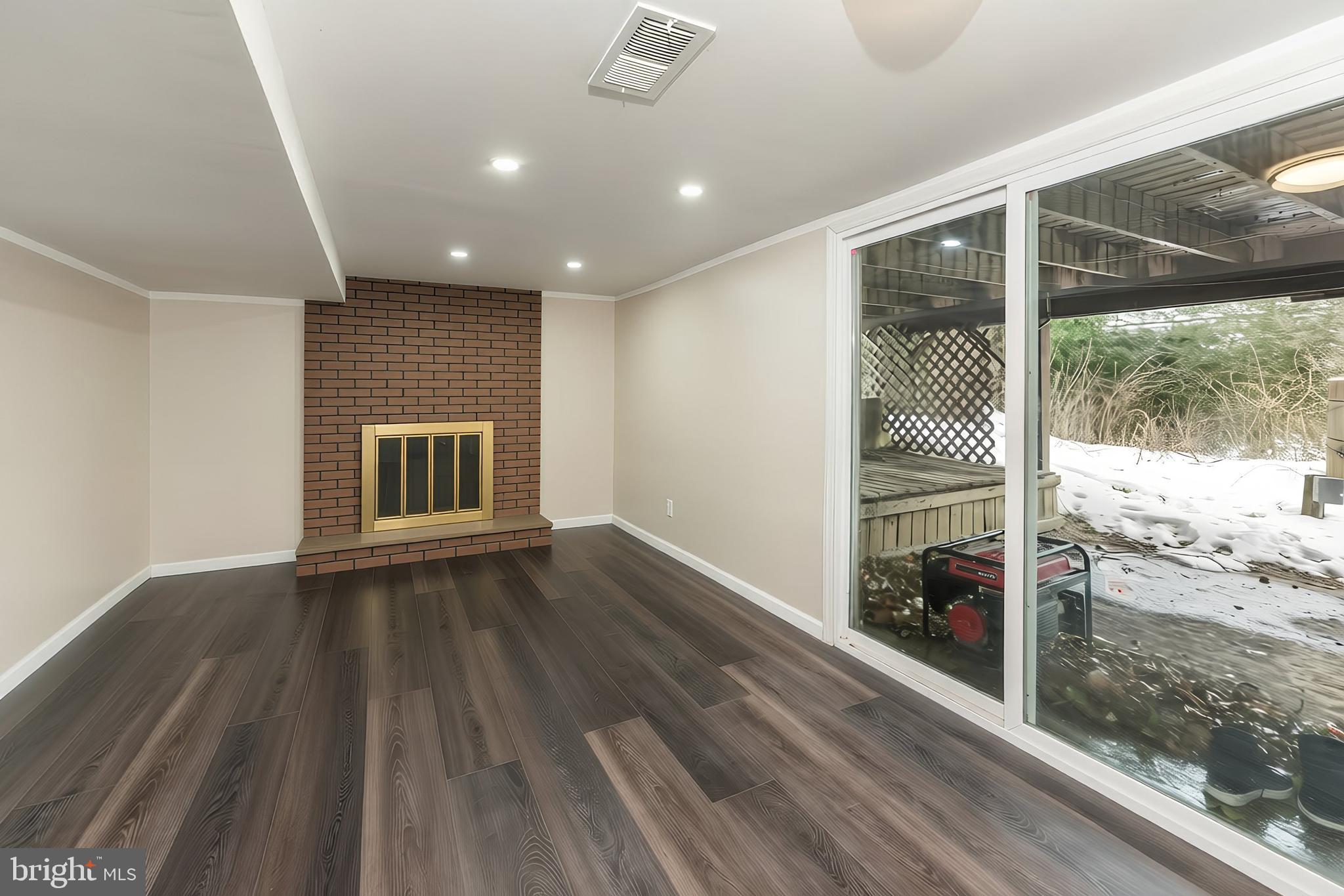 MT ALLEN HEIGHTS - Residential
