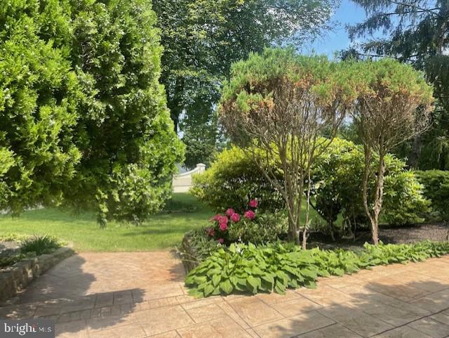 BRADLEY HILLS - Residential Lease