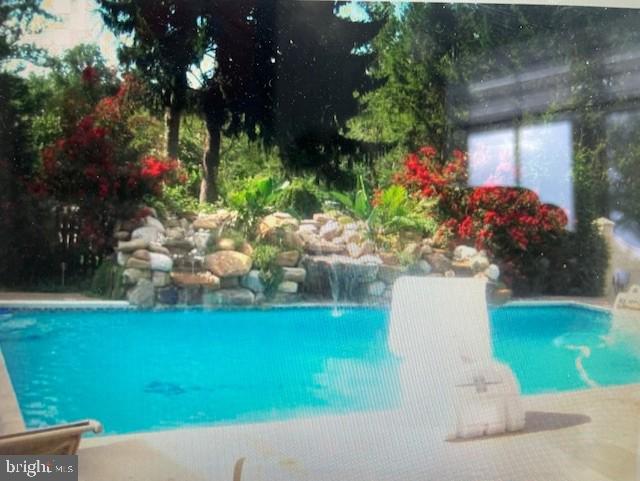 BRADLEY HILLS - Residential Lease