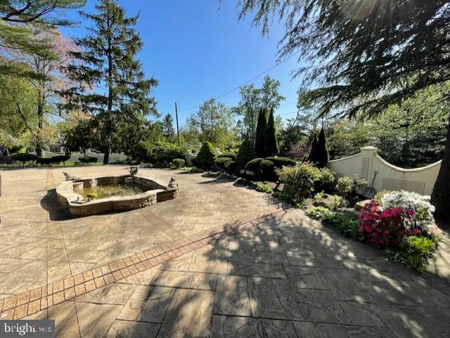 BRADLEY HILLS - Residential Lease