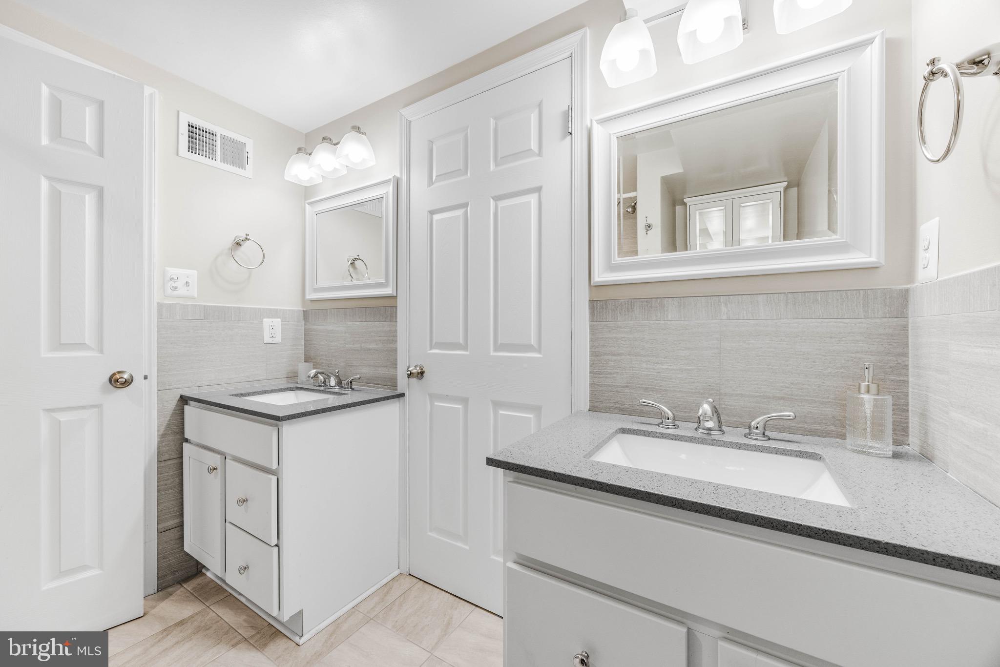 WASHINGTON VILLAGE - Residential