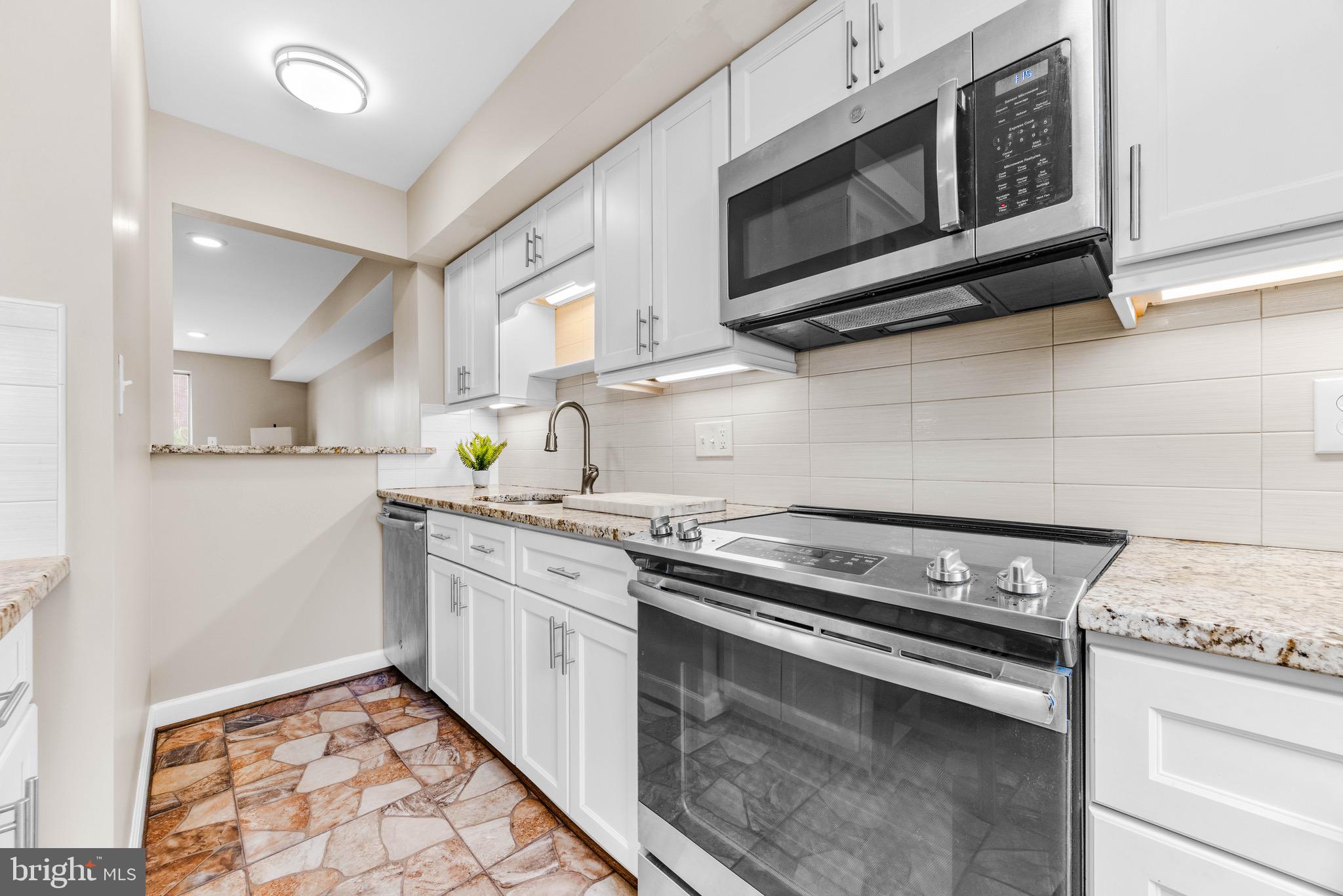 WASHINGTON VILLAGE - Residential