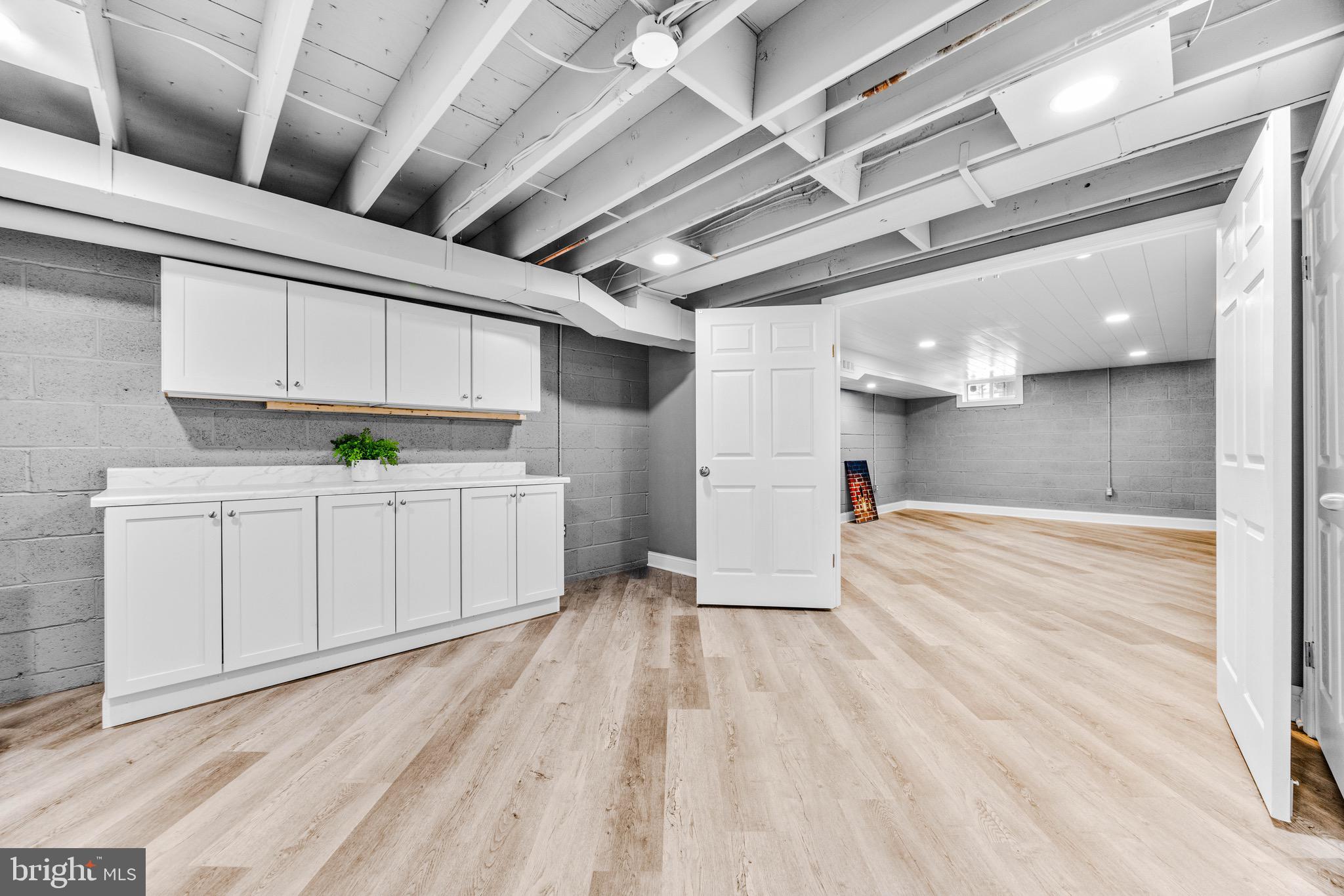 WASHINGTON VILLAGE - Residential