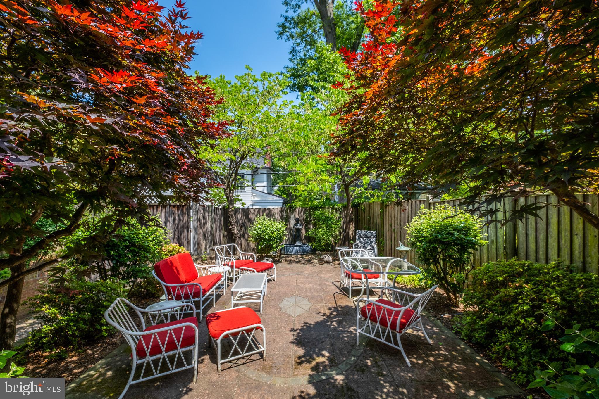 WOODLEY PARK - Residential