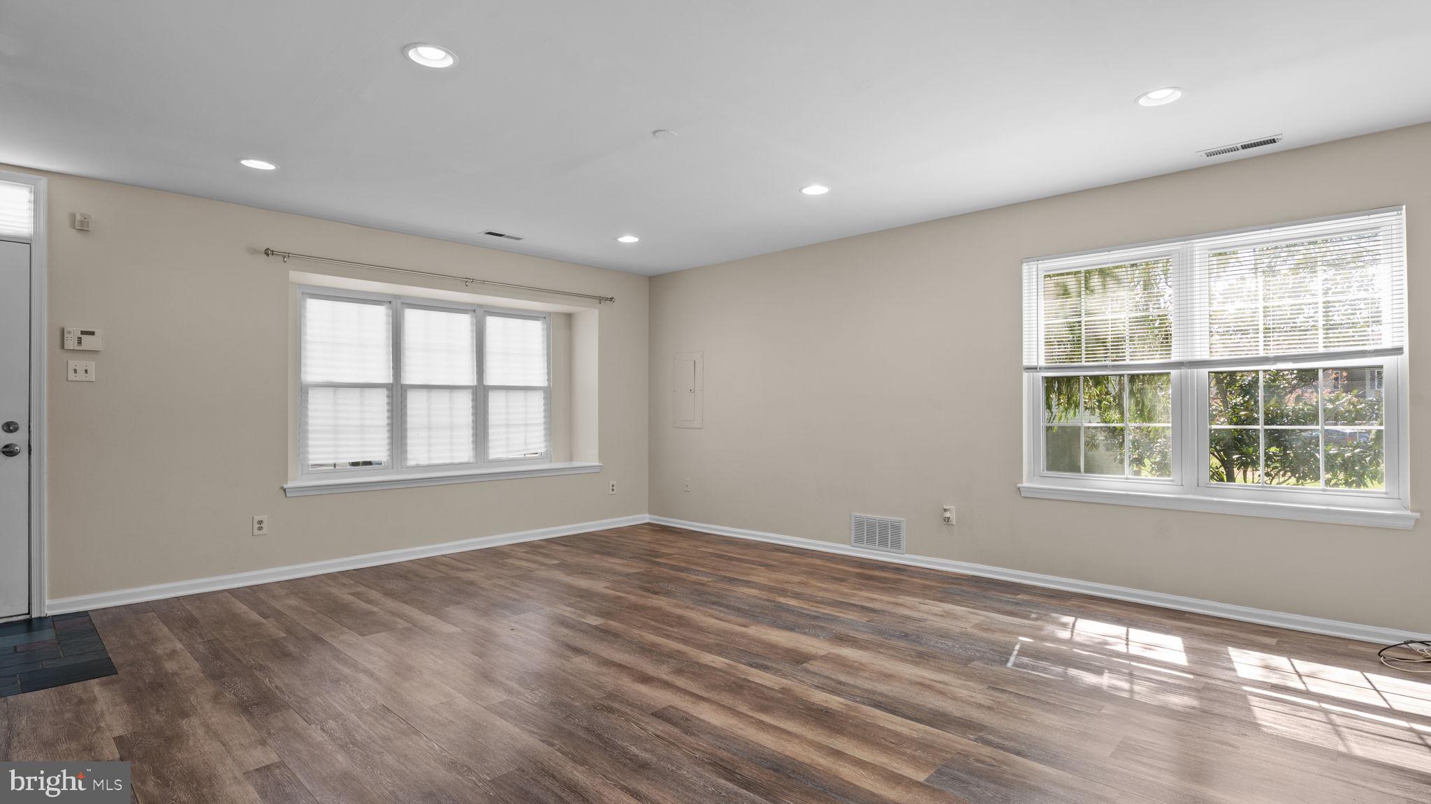 OXFORD CROSSING - Residential