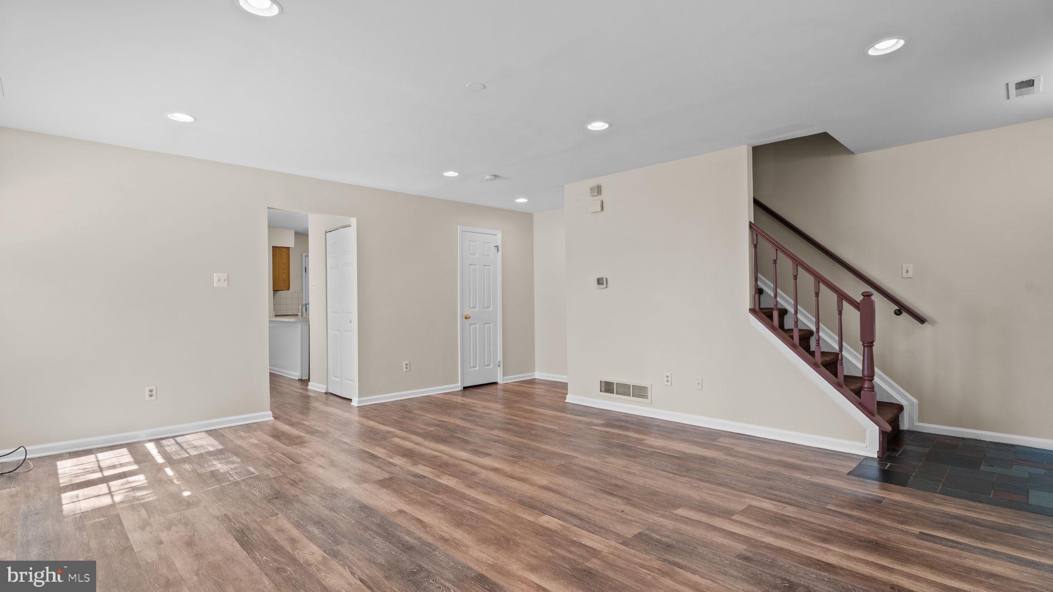 OXFORD CROSSING - Residential