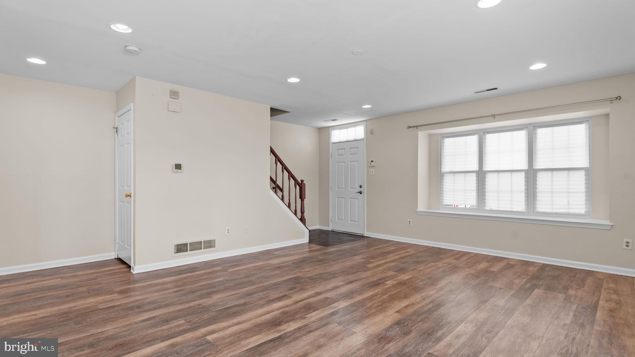 OXFORD CROSSING - Residential