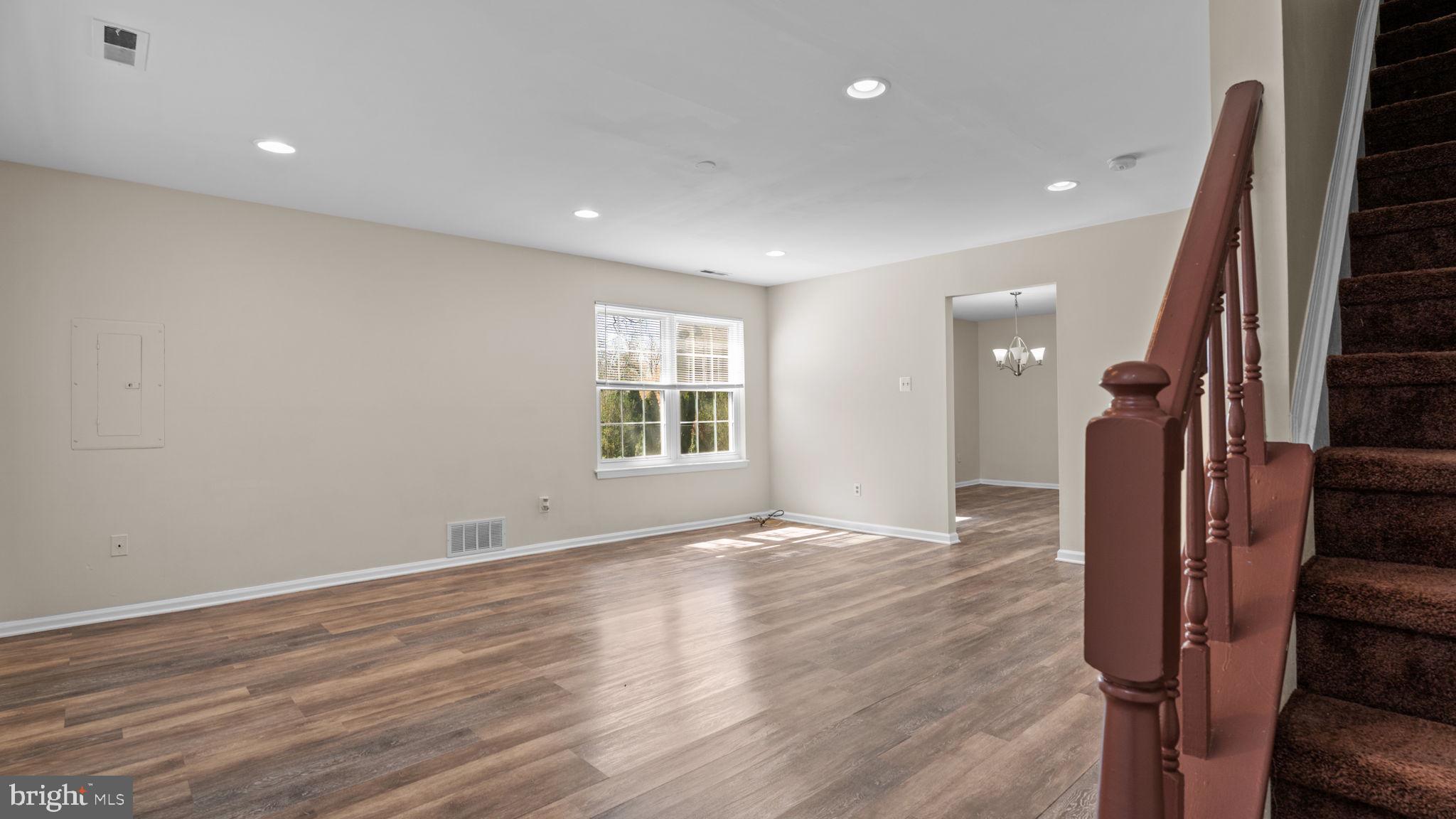 OXFORD CROSSING - Residential