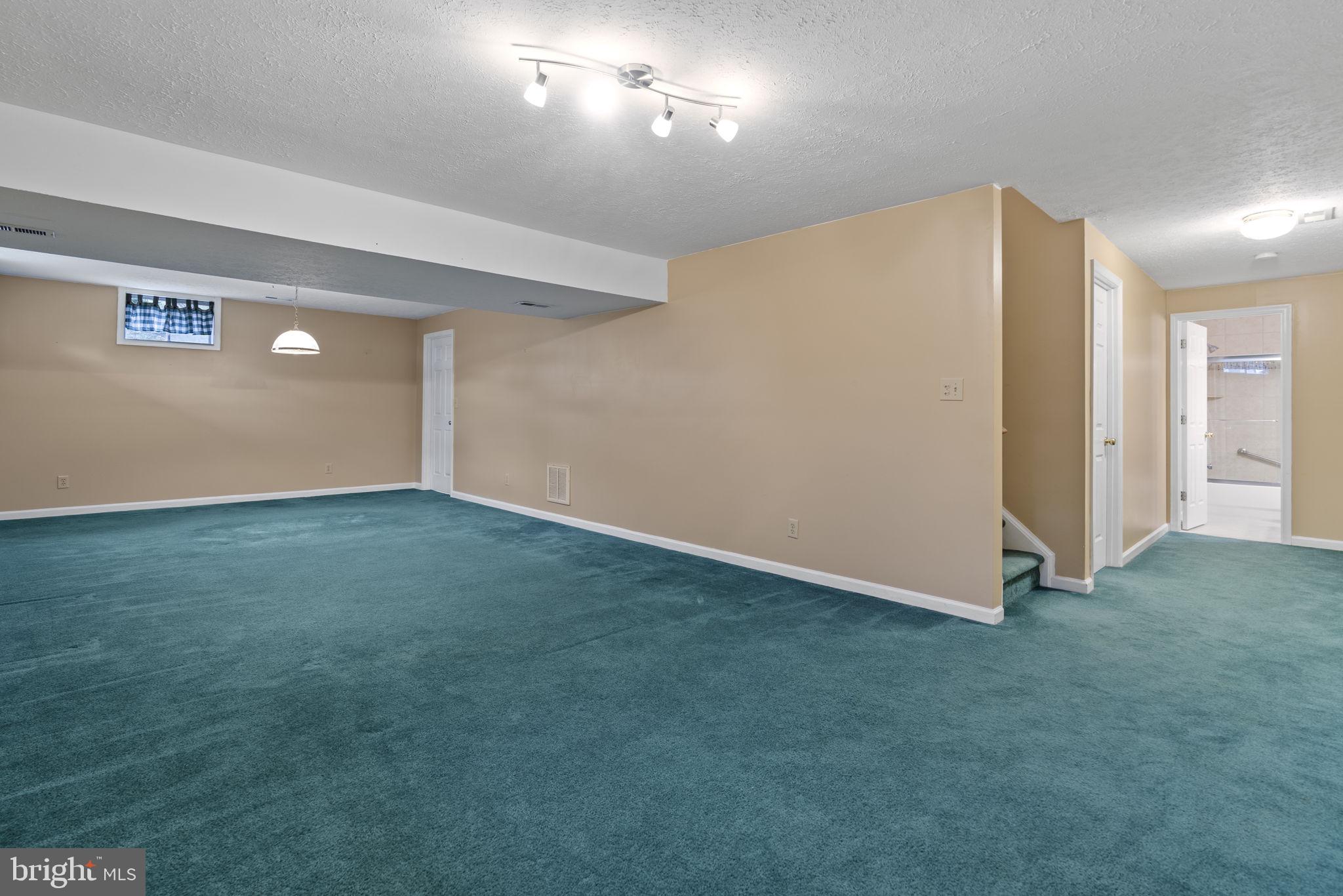 KINGSWOOD - Residential