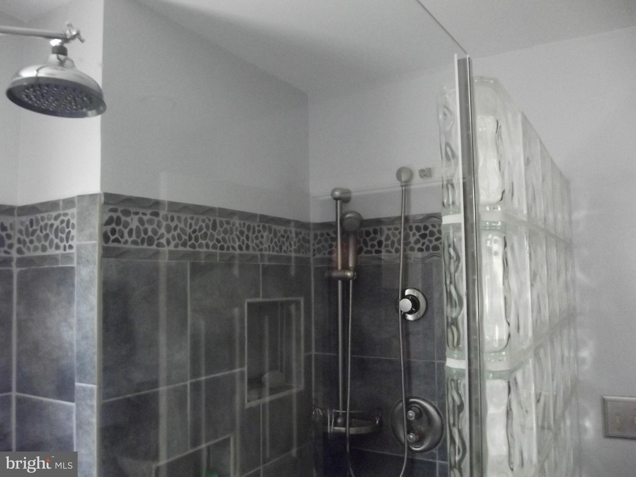 KINGSTOWNE - Residential Lease