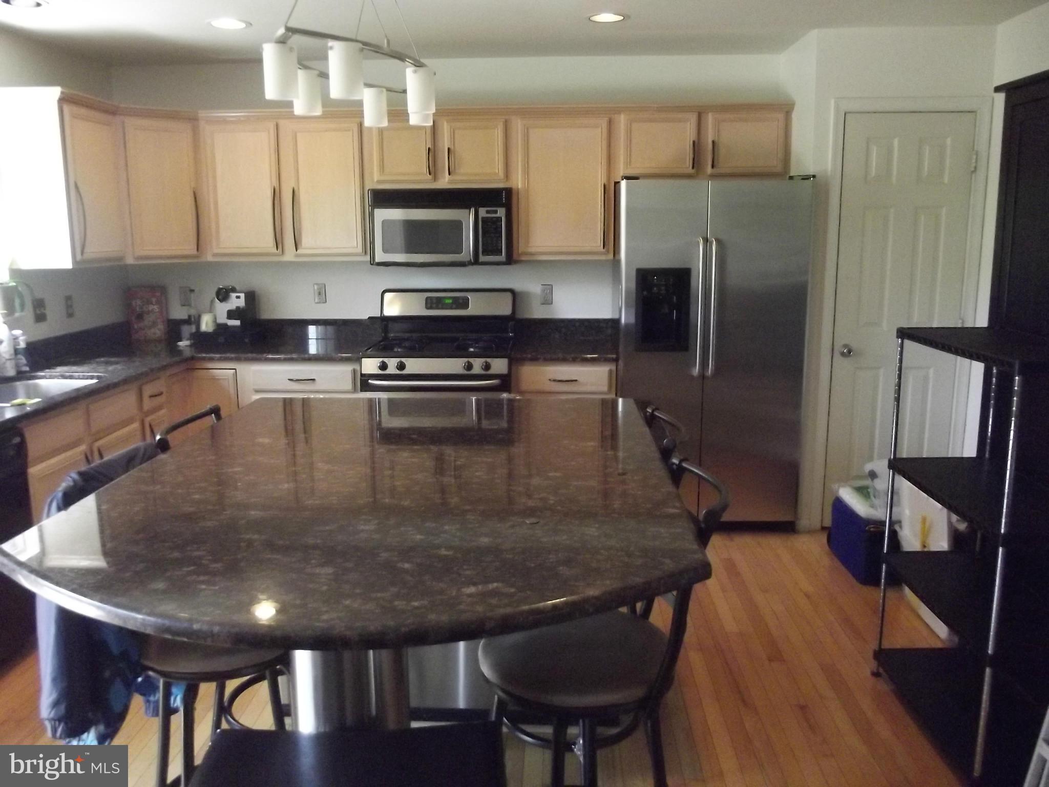 KINGSTOWNE - Residential Lease