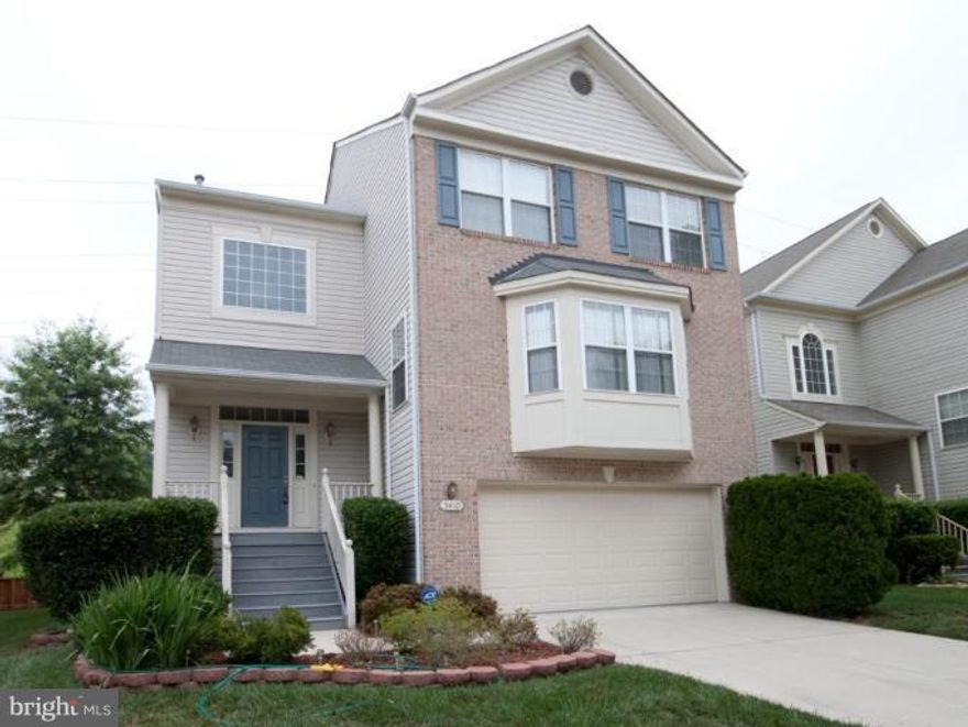 Lovely large 5 bedroom single family home in the heart of Kingstowne, Alexandria. Features include granite counters, updated kitchen and baths, hardwood floors, large sundeck. Fantastic location with access to public transportation, playgrounds, miles of trails, lake and golf. Kingstowne Center with restaurants and movie theater within walking distance. Fitness centers, outdoor pools. Must see!