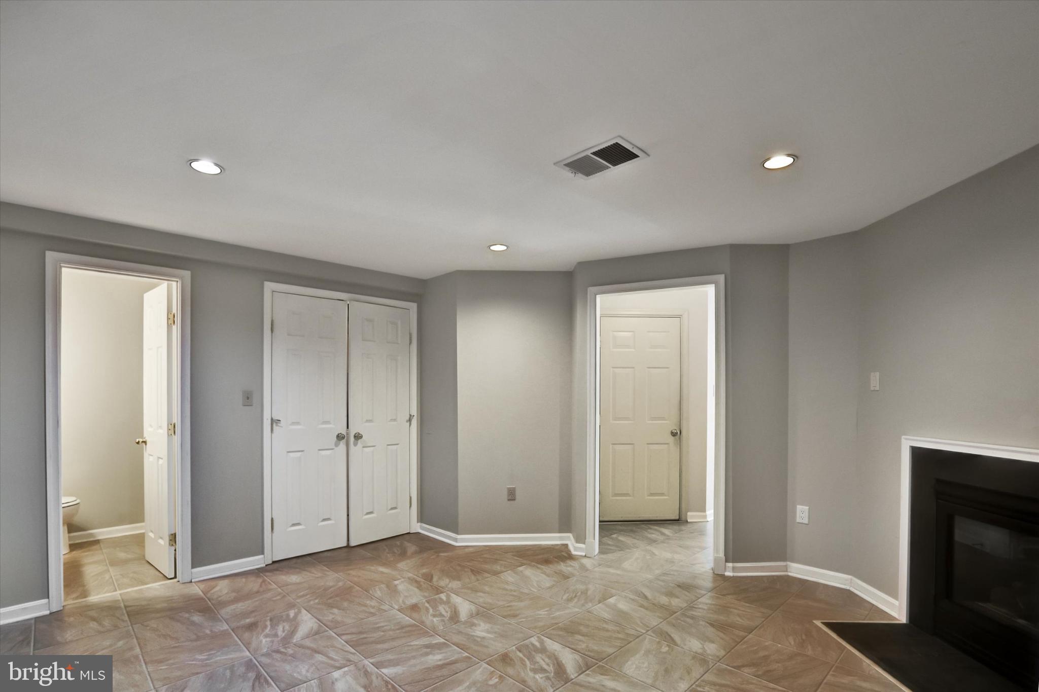 CLARKS CROSSING - Residential