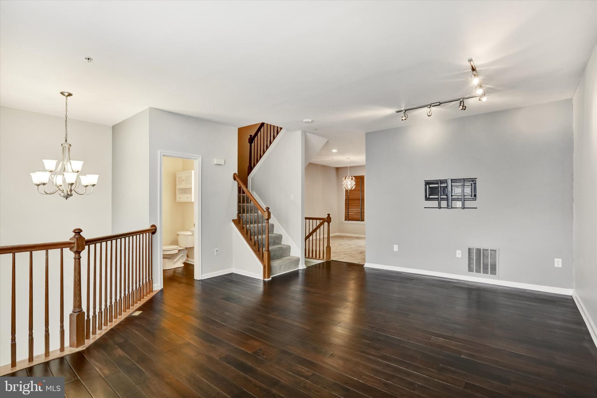 CLARKS CROSSING - Residential