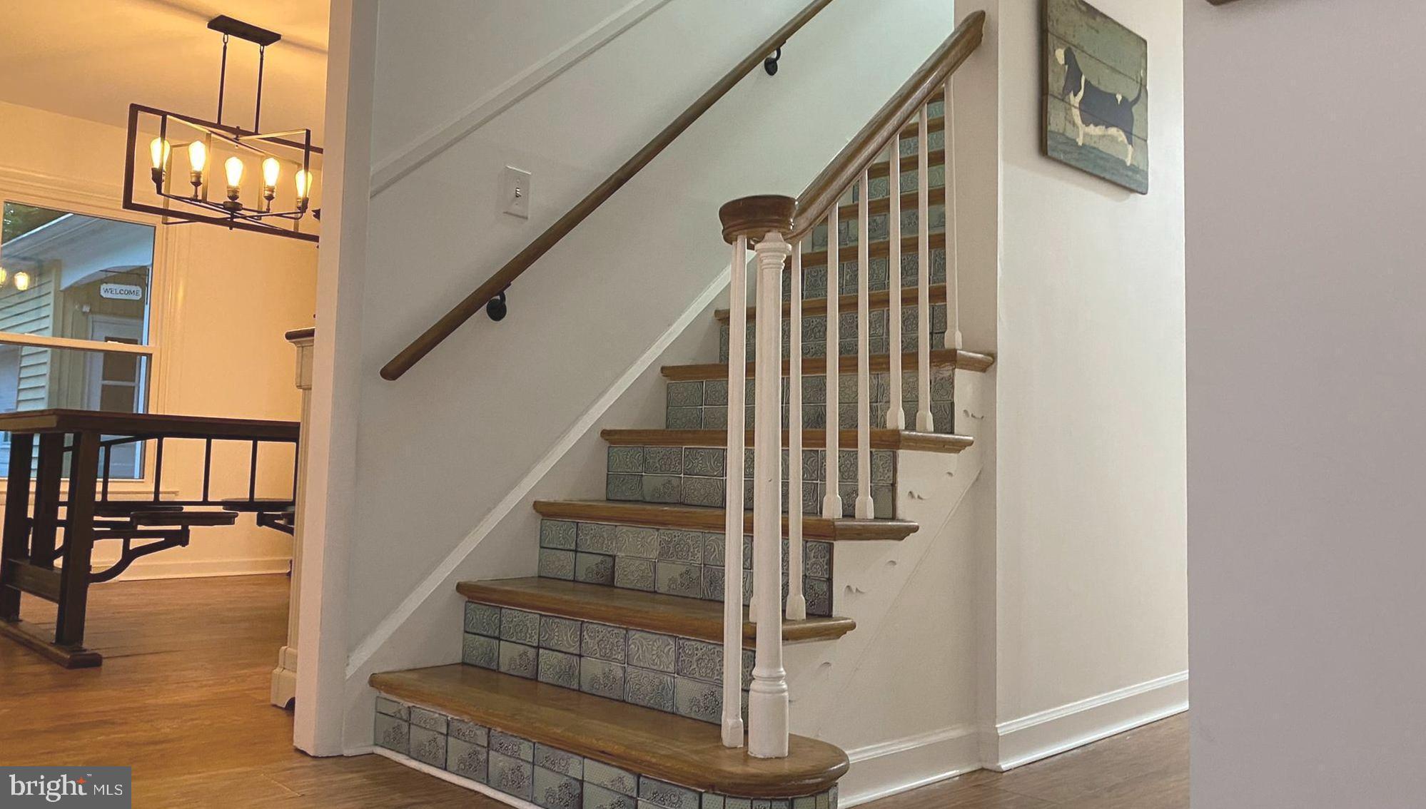 4 CHARTWELL COURT