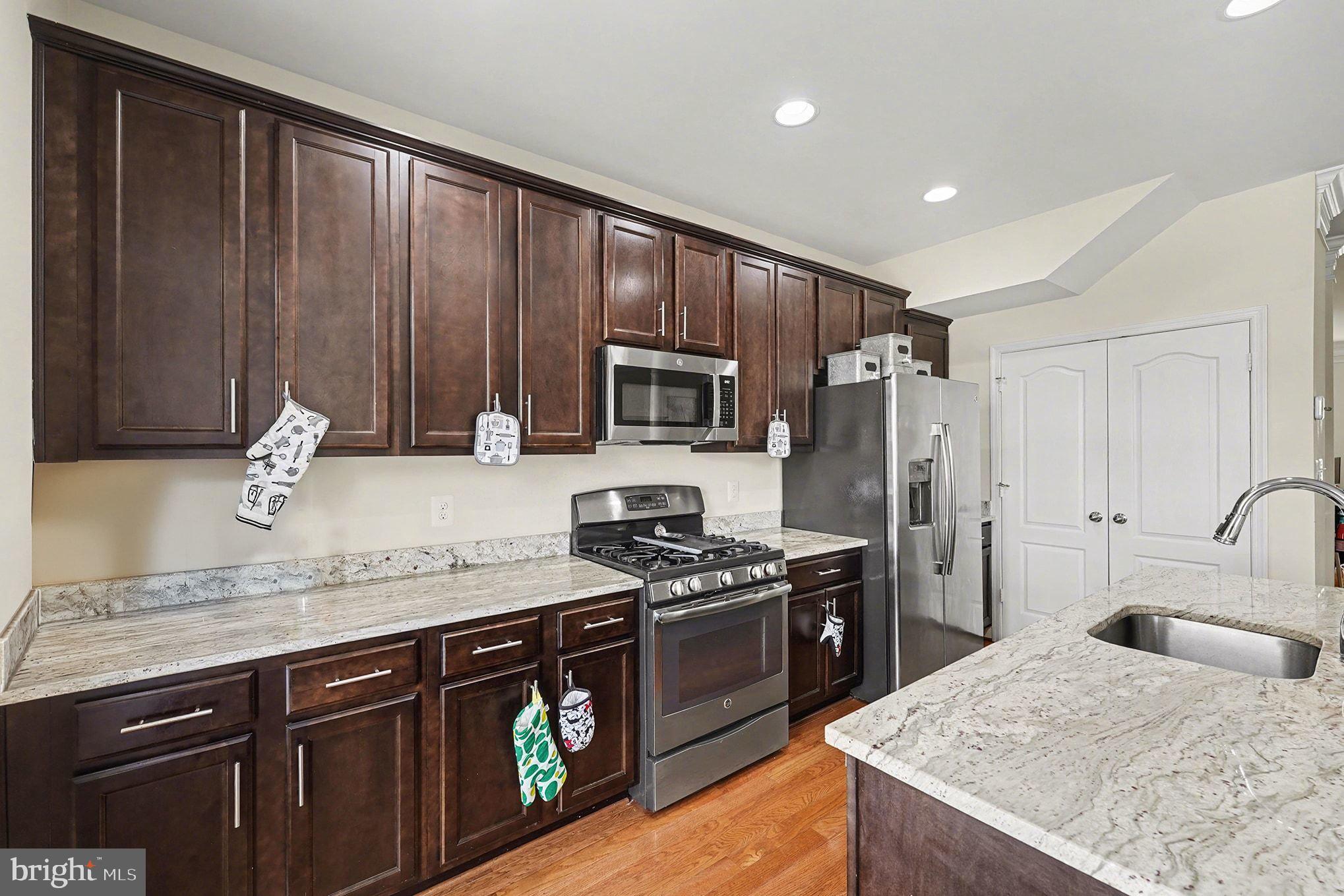 TRIANGLE HIGHLANDS CONDO - Residential