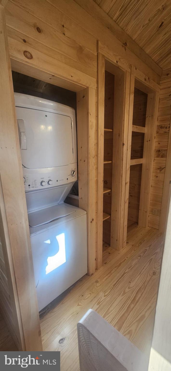 HIGHVIEW - Residential Lease